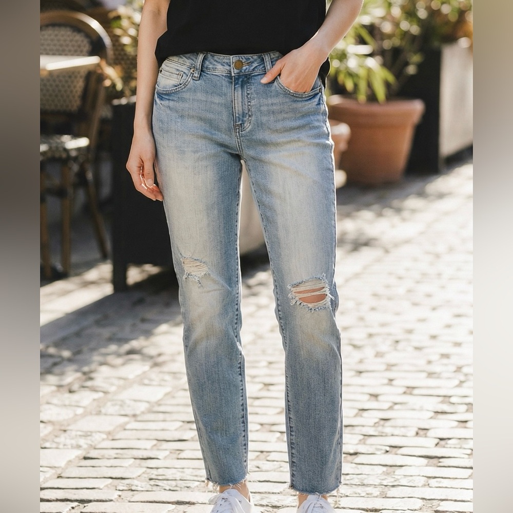Kut from the Kloth Light Wash Distressed Raw Hem Women’s Denim Size 12